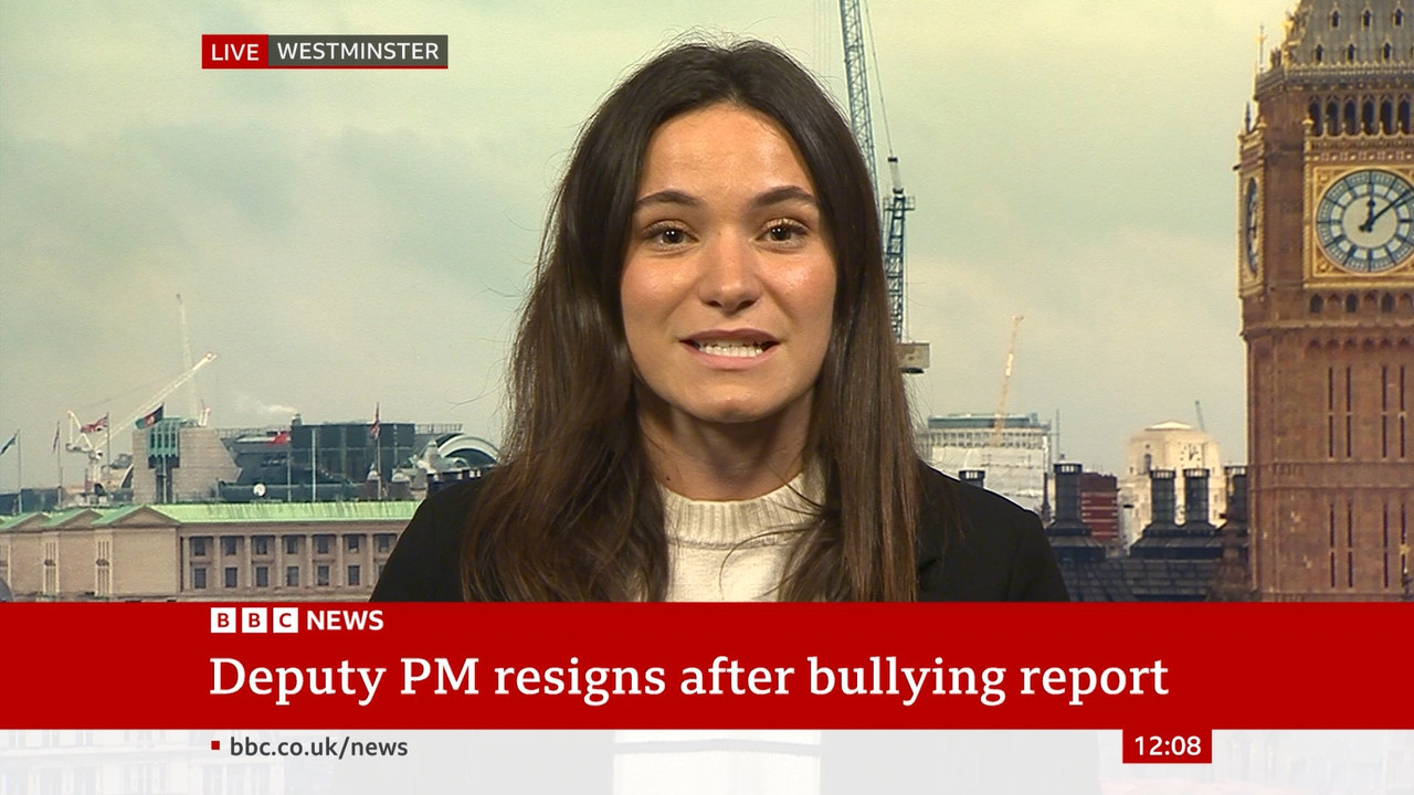 04.21 - 12.00.00 - BBC News. The latest news from the BBC. [S]..ts_snapshot_00.09.39.923