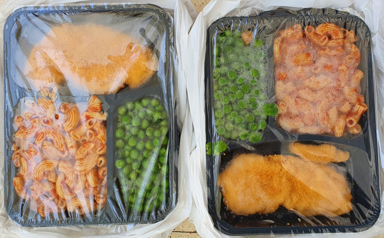 Продуктовая помощь пожилым горожанам от муниципалитета Хайфы в период коронавируса. Замороженная приготовленная еда - 2