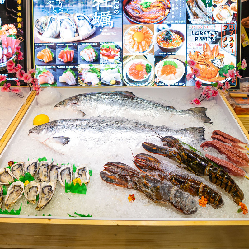 1] วัตถุดิบสดใหม่ พร้อมแล่ พร้อมเสิร์ฟ ในงา