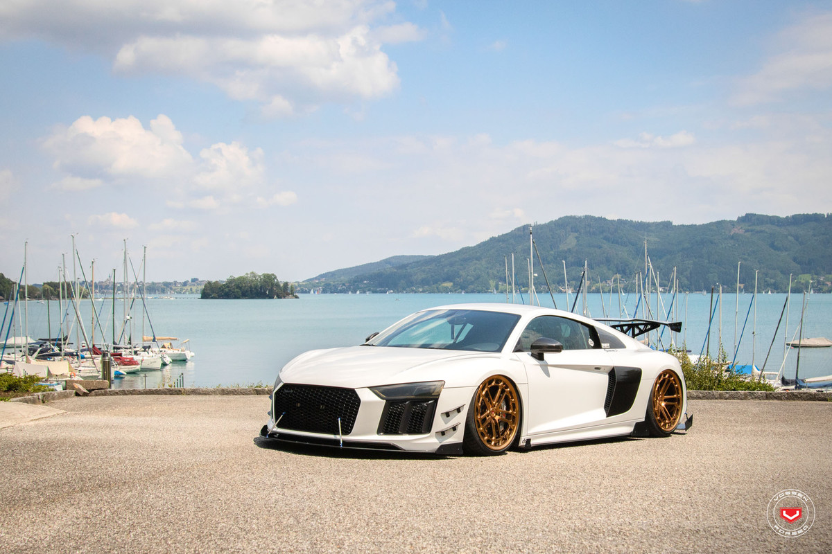 Audi R8 in Vossen Wheels (11)