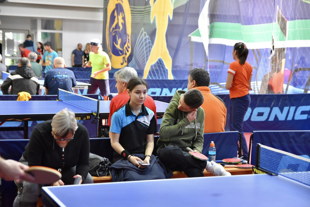 B2FB9381-6C3F-49CC-9639-011D5F368DA2