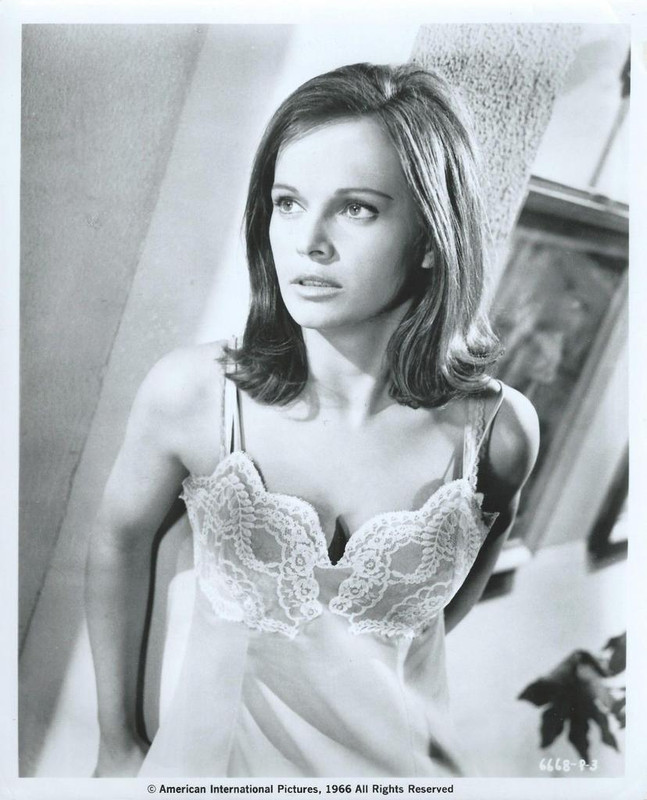 laura antoneli girl bomb bava 66