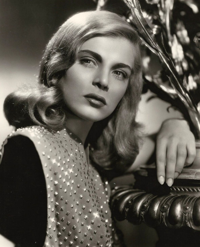 Lizabeth_Scott_b56