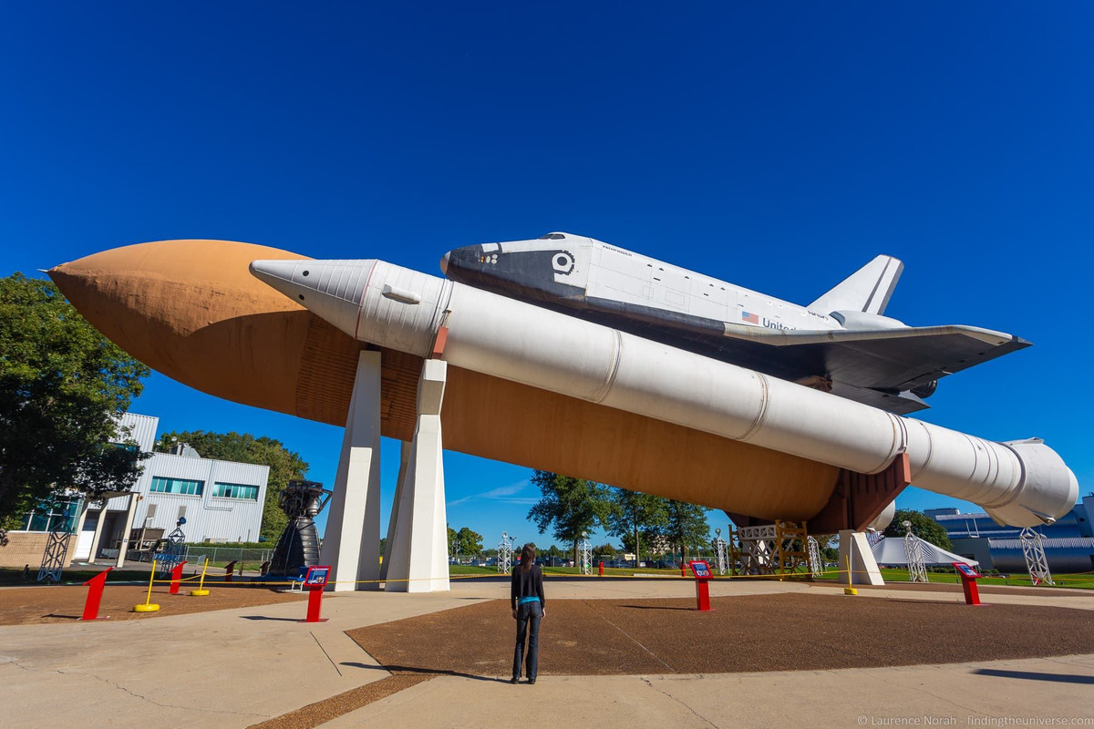 Space-Shuttle-at-Space-Camp-Huntsville-Alabama_by_Laurence-Norah-2