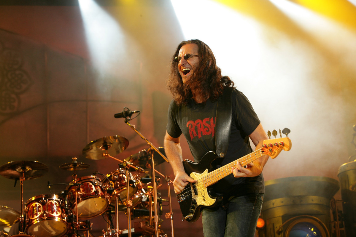 Geddy_Lee-d5bc1e70099a63e9a745ebbeefbe1d5a
