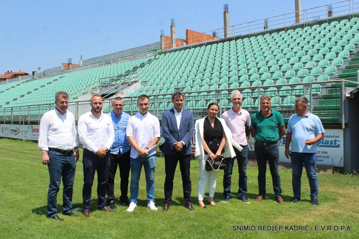 85EDA363-AD5F-42DF-9057-487A08312385