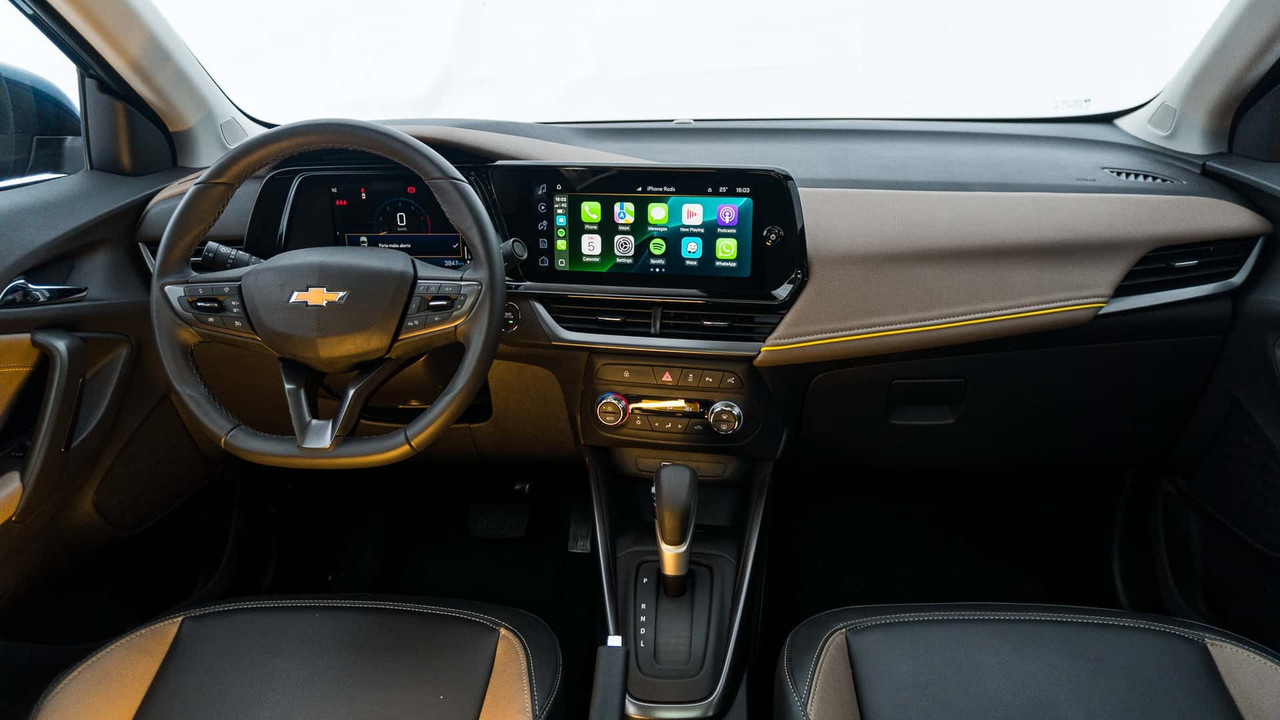 avaliacao chevrolet tracker premier 2026 painel