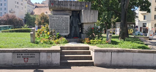 Viena: La ciudad de la música, de las artes y de los sueños - Blogs de Austria - Dia 1: Museo Sisí, biblioteca nacional, Opera y Free tour (32)