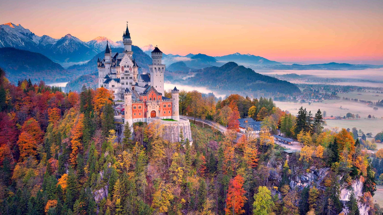 Fall-Colors-at-Neuschwanstein-Castle-Bavaria-Germany.jpg
