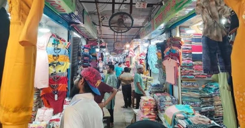 ফুটপাতের বিকল্প সস্তার কাপড় কোথায়? ঢাকার হকার্স মার্কেটের ঠিকানা ও খোলার দিন জেনে নিন