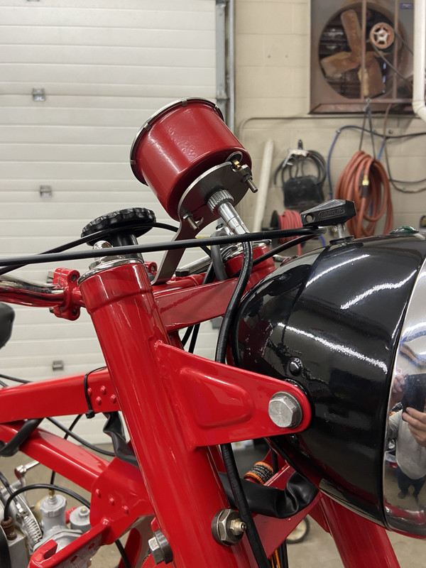 7C8E06D1-ADFA-476F-BD22-65F77CA34C95