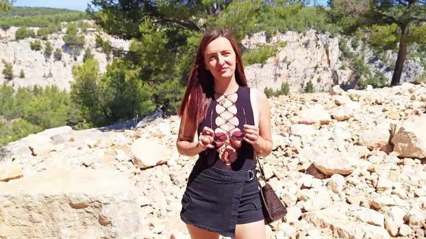 JacquieEtMichelTV – Sopixel – 22 years old, owner of a beauty salon in Ajaccio!