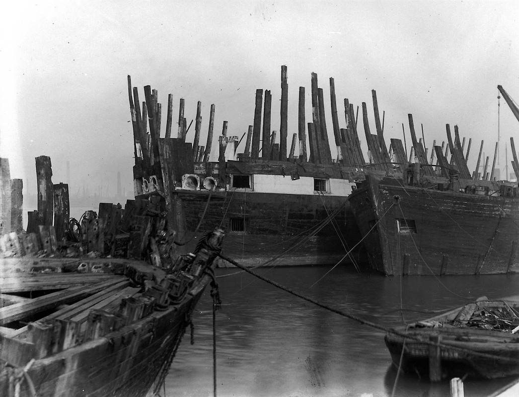 HMS Duke of Wellington разборка на дрова Castles Yard, Чарлстон-1