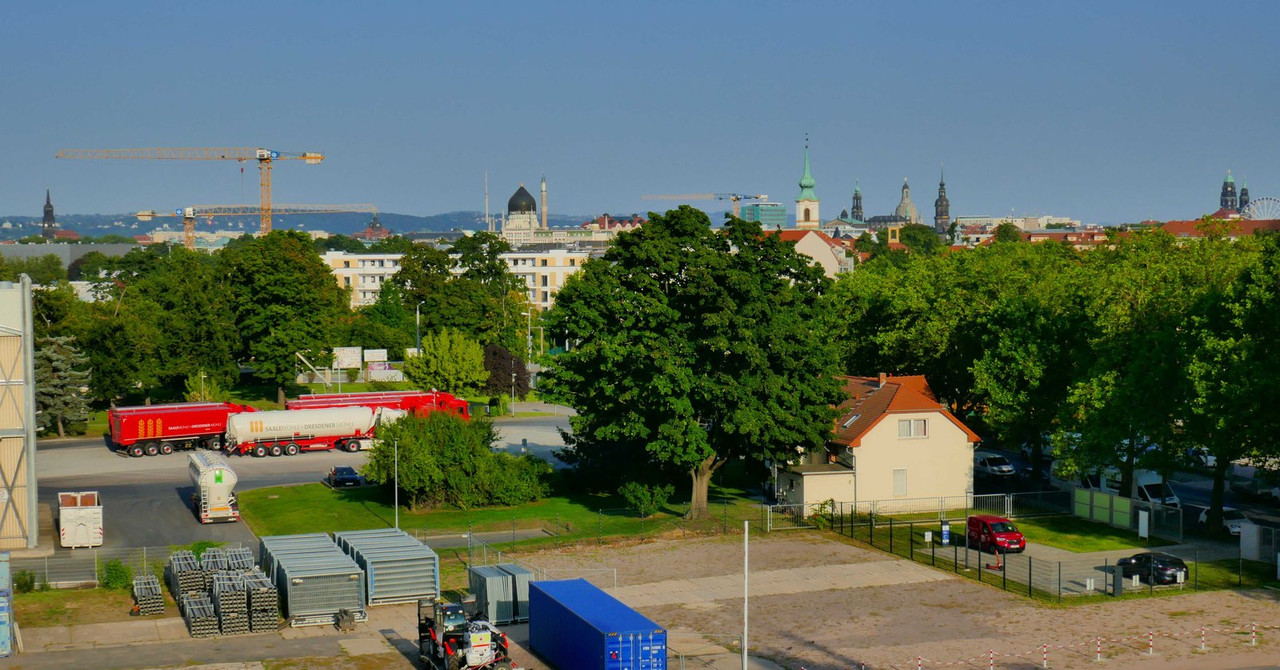 Bild: https://i.postimg.cc/zfbGhDg3/P1300102.jpg