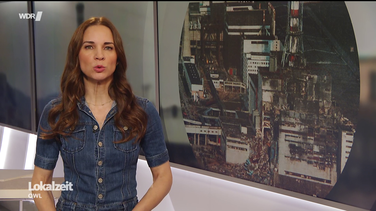 Kristina Sterz WDR Lokalzeit OWL 24 04 2026 90X Caps 28