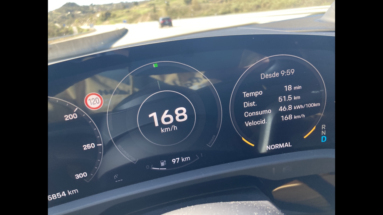 C6A7504E-53CC-4AA5-8FFB-00704F4014B7