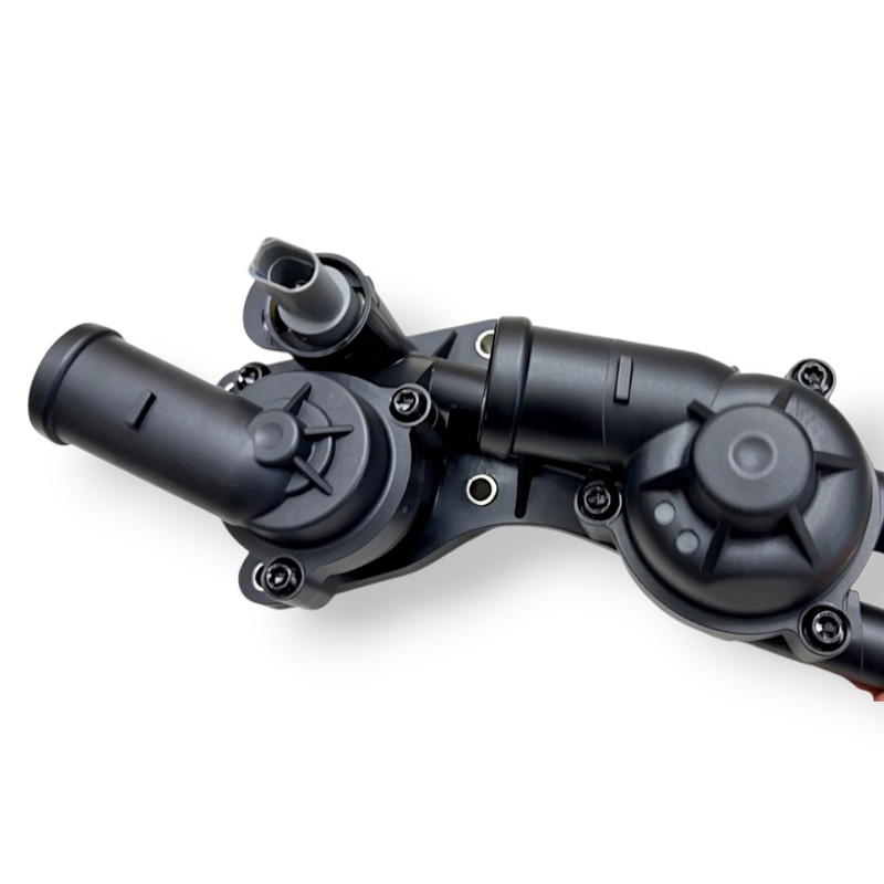 Volkswagen Audi Coolant Thermostat Housing Assembly for Polo Sedan Vento 1.6 MPI Golf MK6 Jetta 1.4 TSI Passat Tiguan EA111 (OE: 03C121111AM / 03C121111P / 03C121111M / 03C121111AG)