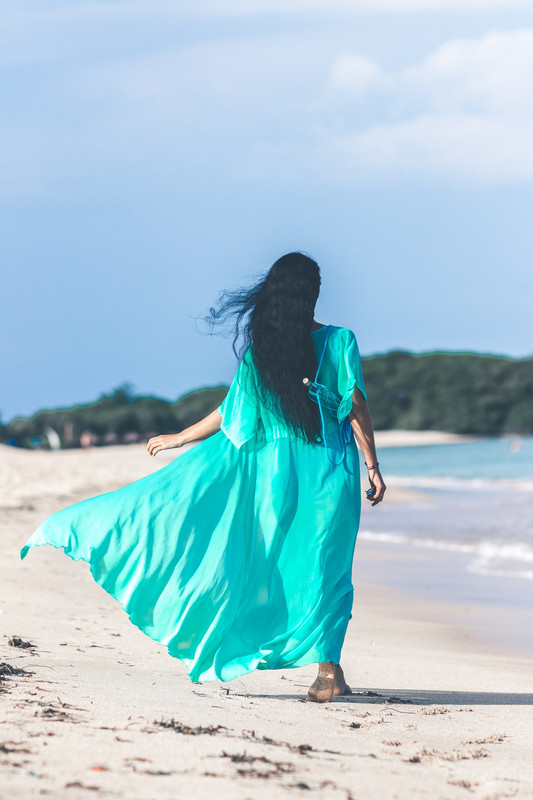 turquoisebeachlady.jpg