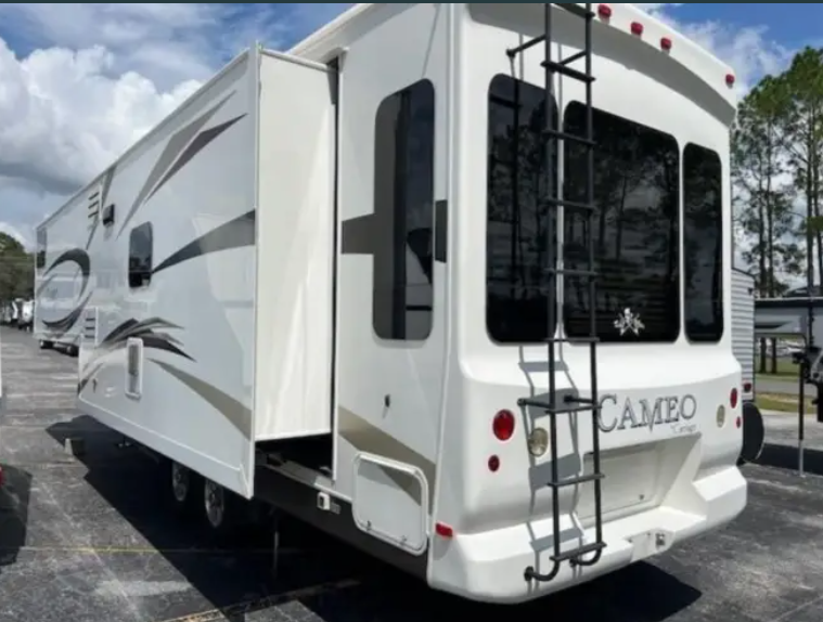 Vehicle thumbnail 15