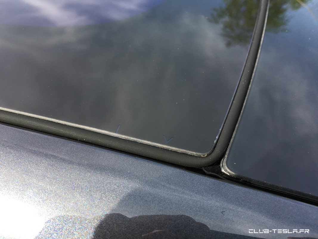Joint de toit Tesla Model 3  - AY -0008