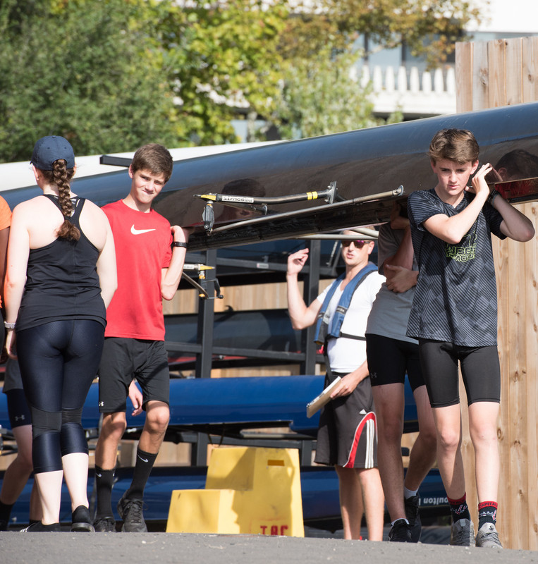 tightshorts196_row-girlwatch