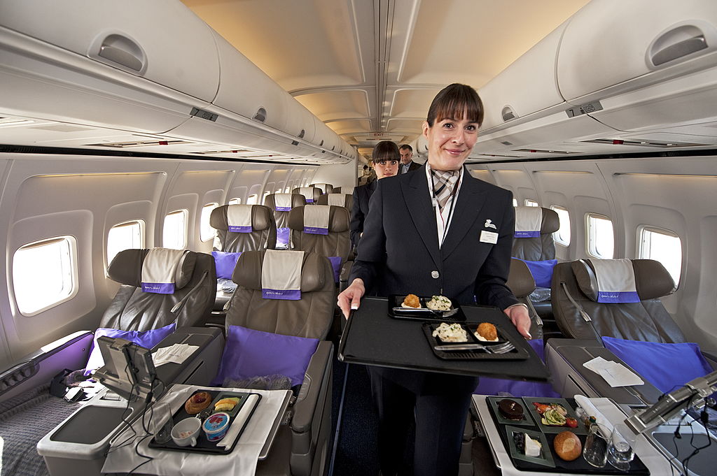 Pasti in aereo, come vengono preparati i piatti che mangiamo a bordo