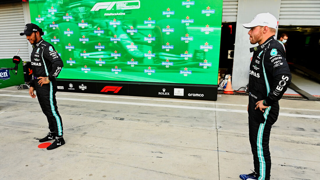 Valtteri-Bottas-Lewis-Hamilton-Mercedes-Formel-1-GP-Italien-Monza-10-September-2021-169Gallery-e0200