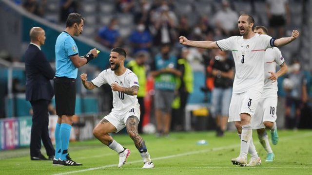 Italia venció 2-1 a Bélgica