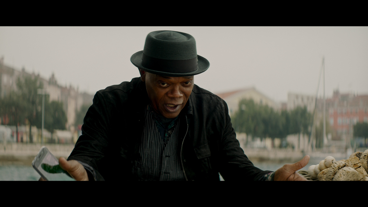 The Hitman's Wife's Bodyguard 2021 BluRay 1080p REMUX AVC Atmos TrueHD 7.1.mkv_snapshot_01.15.54_[20