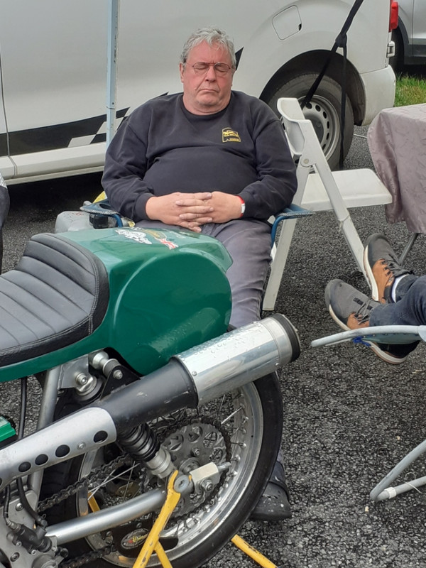 D5ECF4DB-2AA7-49EB-908B-B5DB9003D004