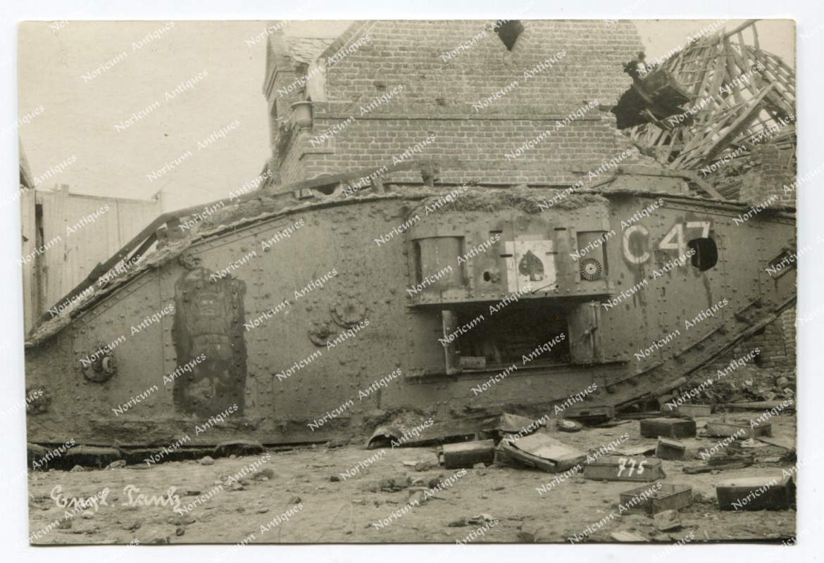 Foto englischer Tank Panzer Kennung C47 Pik As Westfront Frankreich WK1 WW1 (W10 (1)