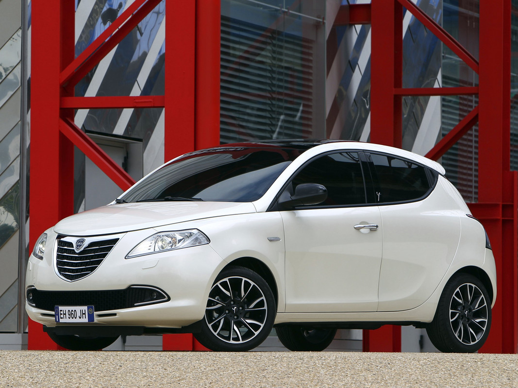 Lancia-Ypsilon-metYpsilon-velg