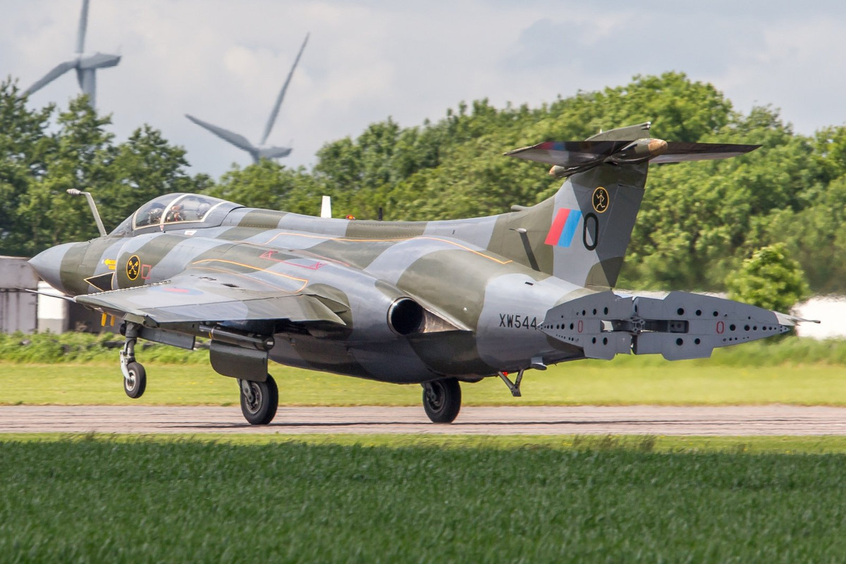 454747-1962-blackburn-buccaneer-s2b-roya