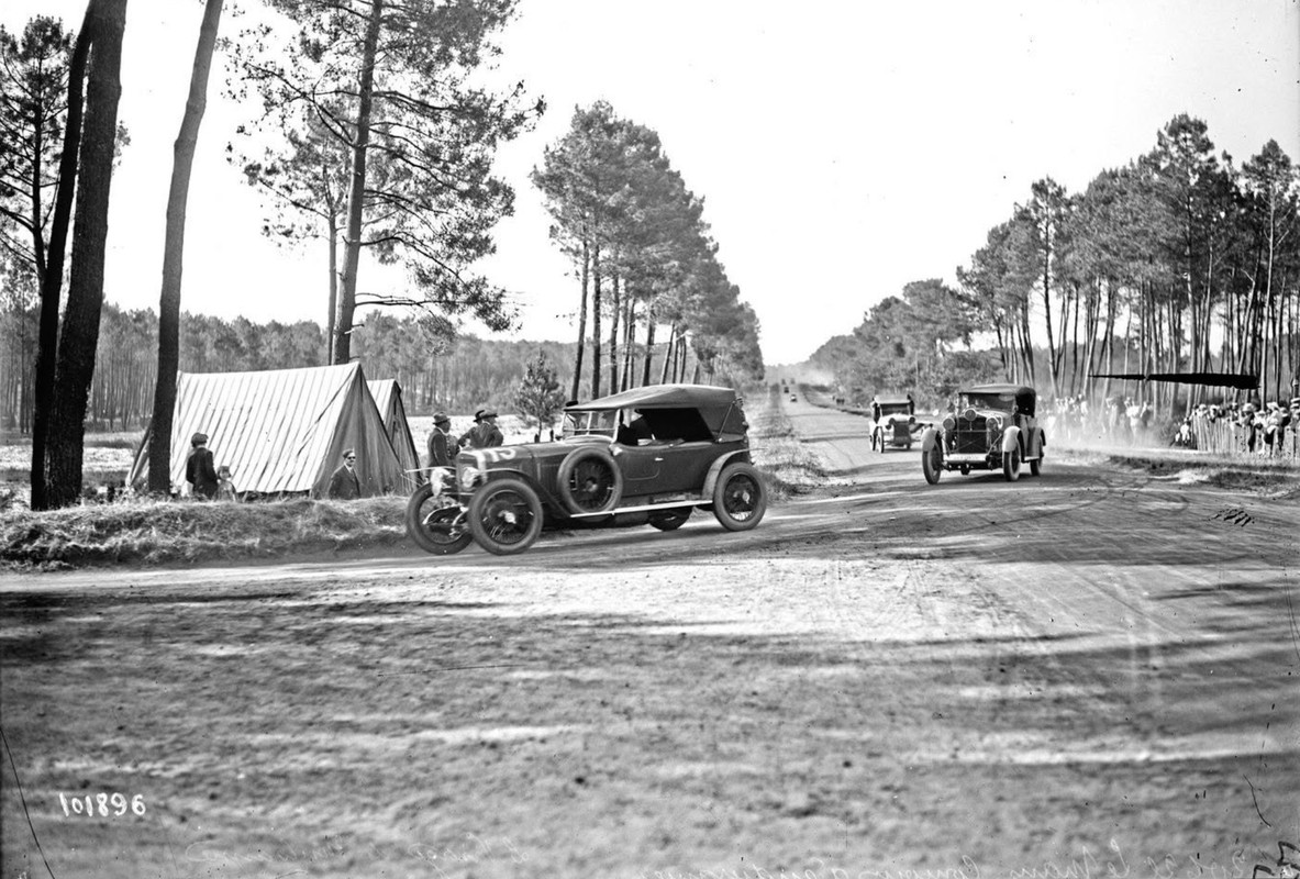 0DDB7527-94E6-4C5A-AF1D-53F2460917E1