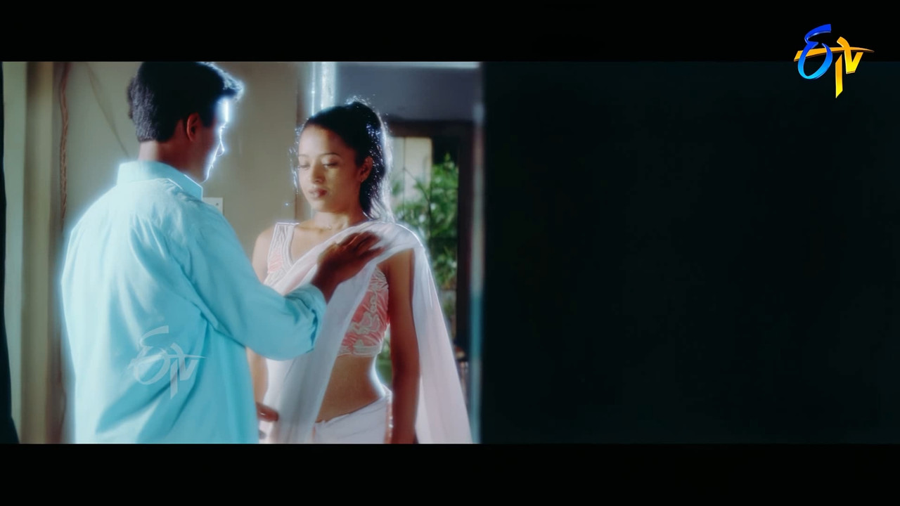 Chitram 2000 Reema Sen Hot Song 1080p.mp4_snapshot_00.07_[2021.02.25_20.36.04]