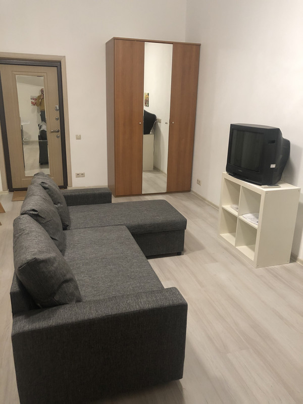 EE83E9A6-F94F-4A47-B9A2-F368A710661D