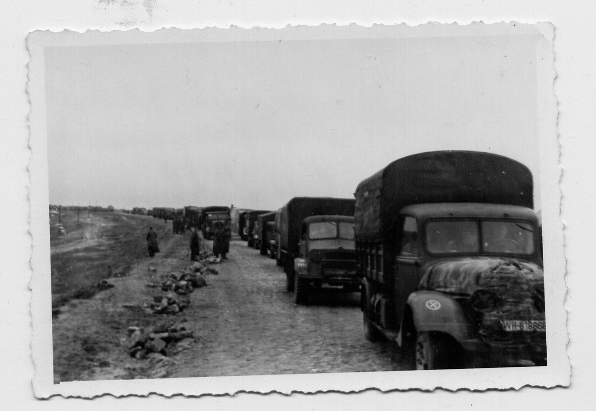 Heer Soldaten & Beute Lkw renault 8.Inf-Div (WH 