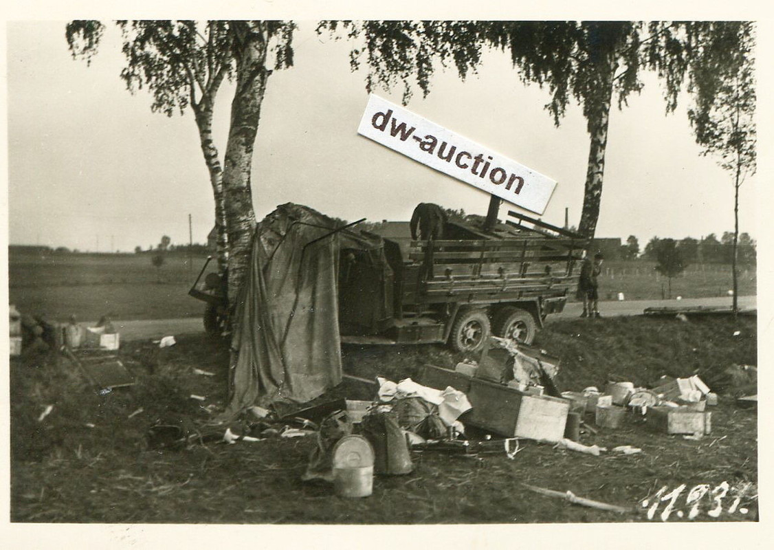 Polen , zerstörtes Fahrzeug durch polnisches Flu