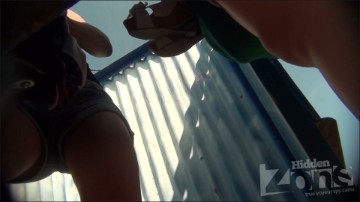 [Image: Voyeur33195142432.jpg]