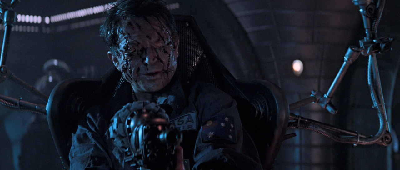 Сквозь горизонт.1997.BDRip 1080p.mkv_snapshot_01.18.36_[2023.11.23_15.47.18]