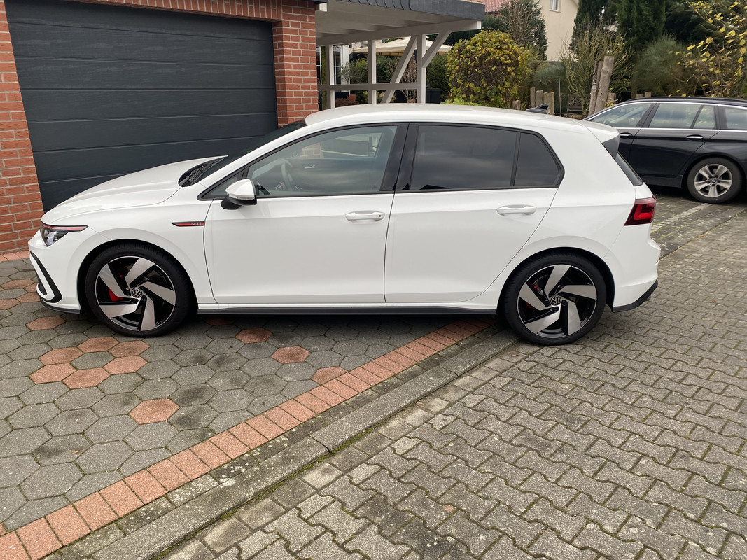 BDC8C8C6-E324-4AF2-AD59-72B22950A711