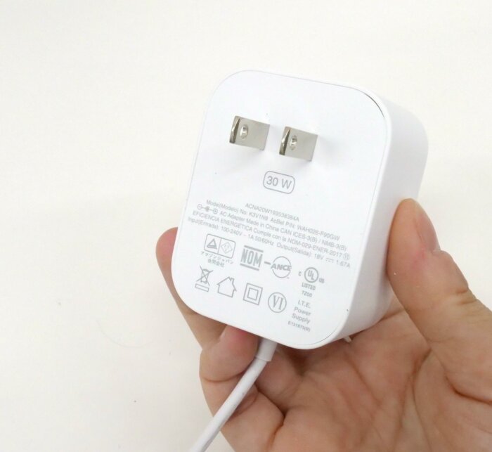 Fuente de alimentación Amazon Basics de 30W para dispositivos Echo.