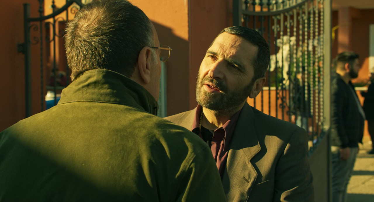 Suburra (2017) - S01E01 - 21 Days (1080p NF WEBRip x265 r00t)-2