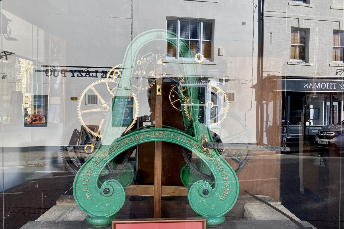 42677428-C233-42F2-9E10-EFEDEF51F180