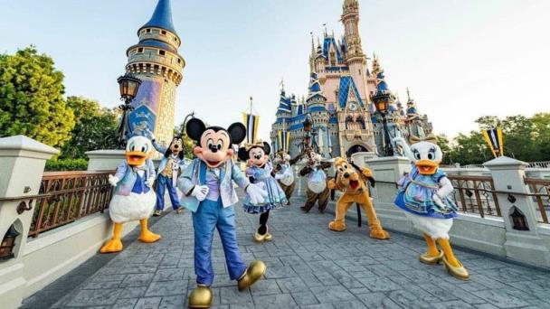 Disney World abrirá sus puertas tras efecto Ian