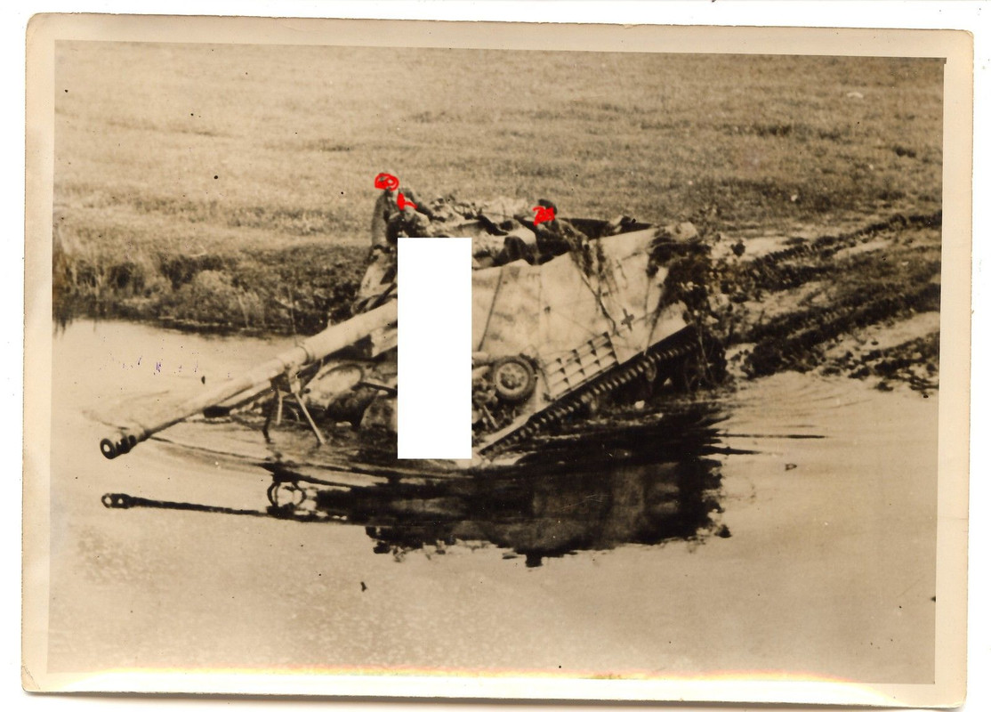 Foto schwerer Panzer Jäger Nashorn Fahrt durch F