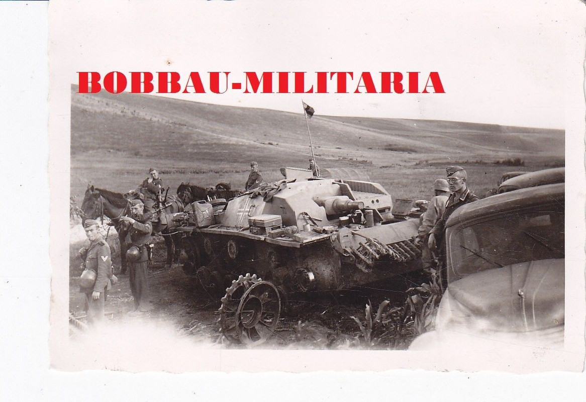 Sturmgeschütz STUG Front - Reparatur Kettenwechsel Laufrolle