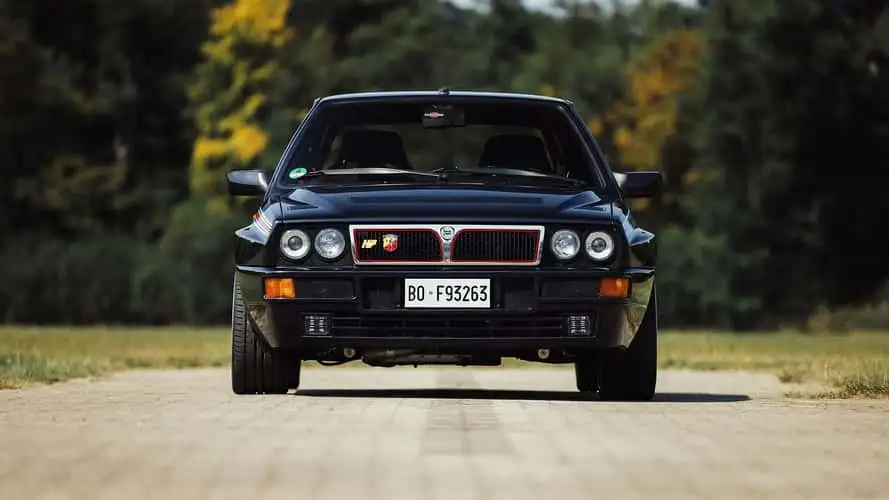 lancia-delta-hf-integrale-evo-martini-5-1992-nera-per-vasco-rossi-6.webp