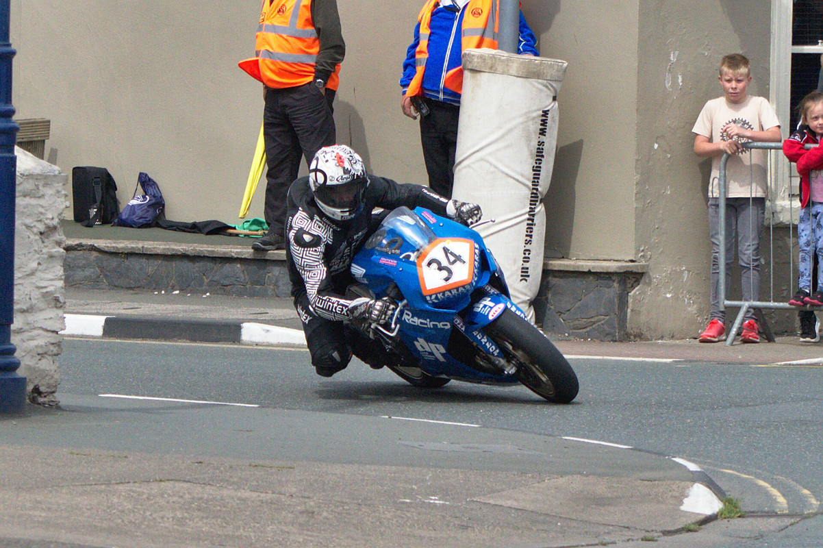 Vmax Tour 2019 au TT à l'île de Man R-DSD0080