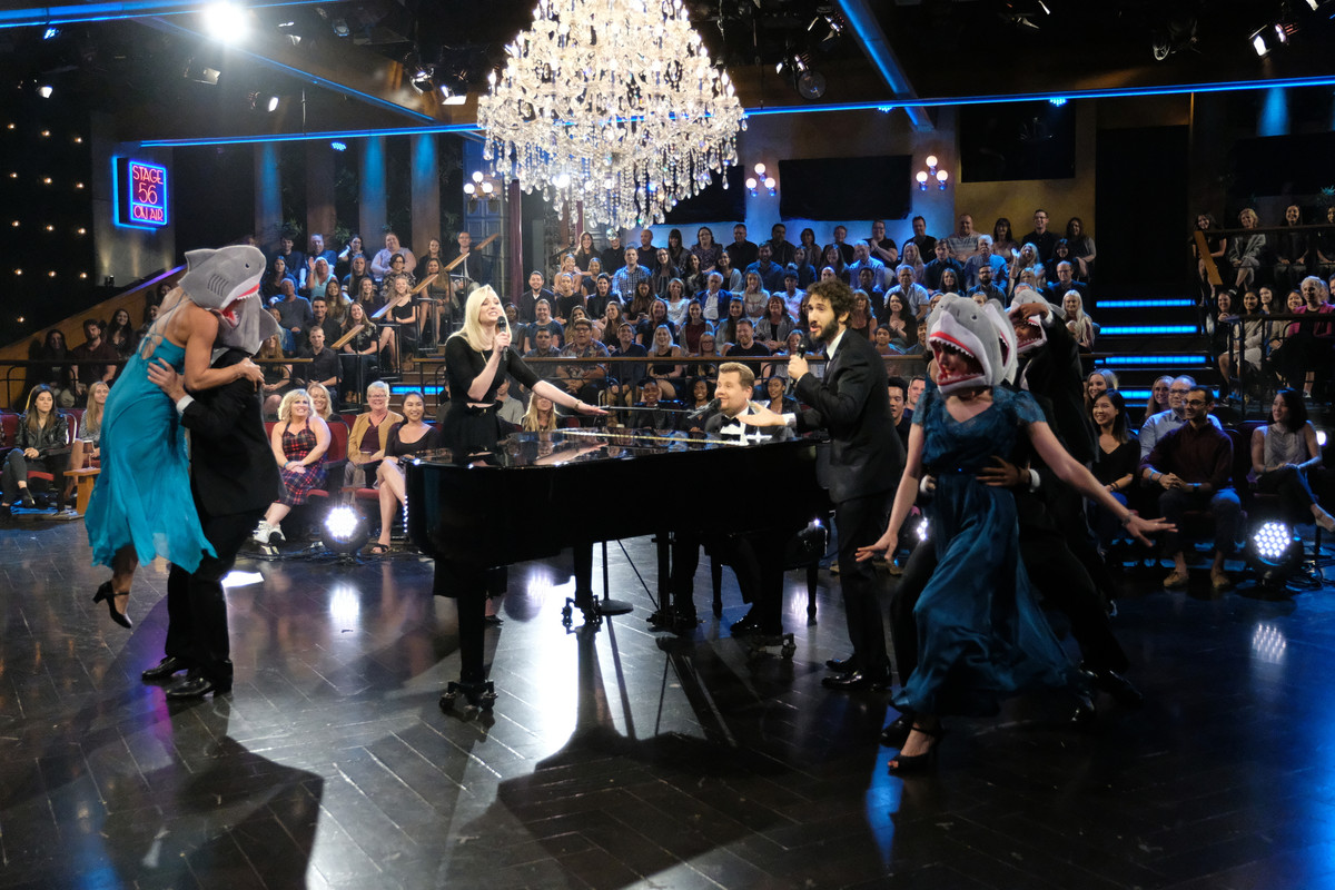 sophie-turner-the-late-late-show-with-james-corden-september-26t